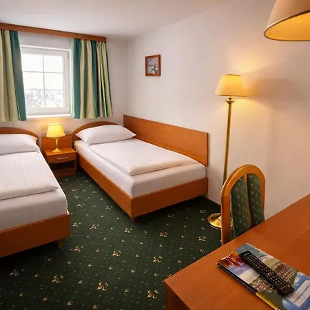 Hotel Spindlerova Bouda 3*