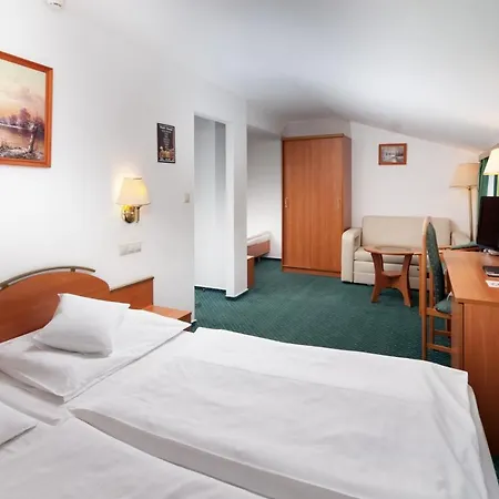 Отель Spindlerova Bouda